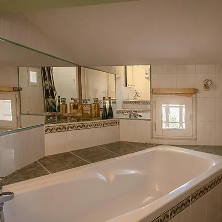 Les Maures Villa